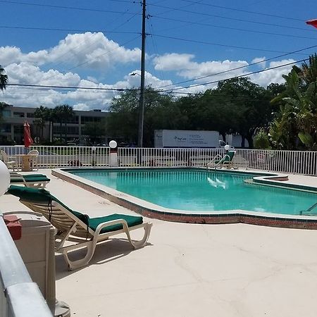 Clearwater Inn セーフティ・ハーバー エクステリア 写真